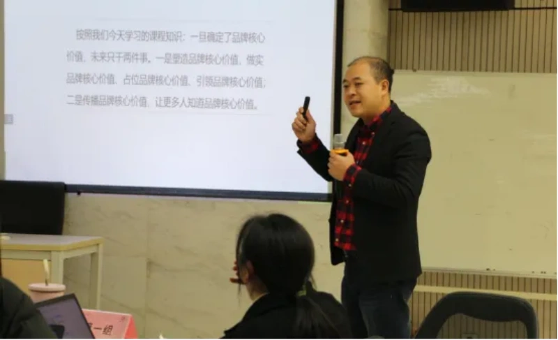 南方略咨詢(xún)?yōu)橹袊?guó)木門(mén)領(lǐng)導(dǎo)者品牌歐派木門(mén)【603208】提供品牌核心價(jià)值戰(zhàn)略?xún)?nèi)訓(xùn)服務(wù)2