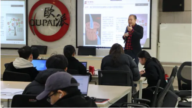 南方略咨詢(xún)?yōu)橹袊?guó)木門(mén)領(lǐng)導(dǎo)者品牌歐派木門(mén)【603208】提供品牌核心價(jià)值戰(zhàn)略?xún)?nèi)訓(xùn)服務(wù)3